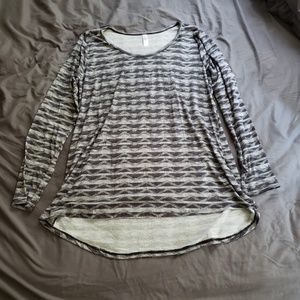 Black and white Lynnae shirt - geometric stripes